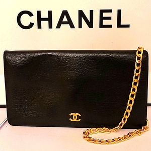 Rare! CHANEL CAVIAR purse, clutch, wristlet, wallet. Size 7 X 4 X 1